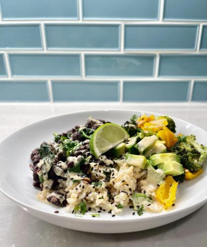AWN-Original-Photos Black-Bean-Nourish-Bowl-with-Creamy-Ginger-Sriracha-Dressing 2022.07.15